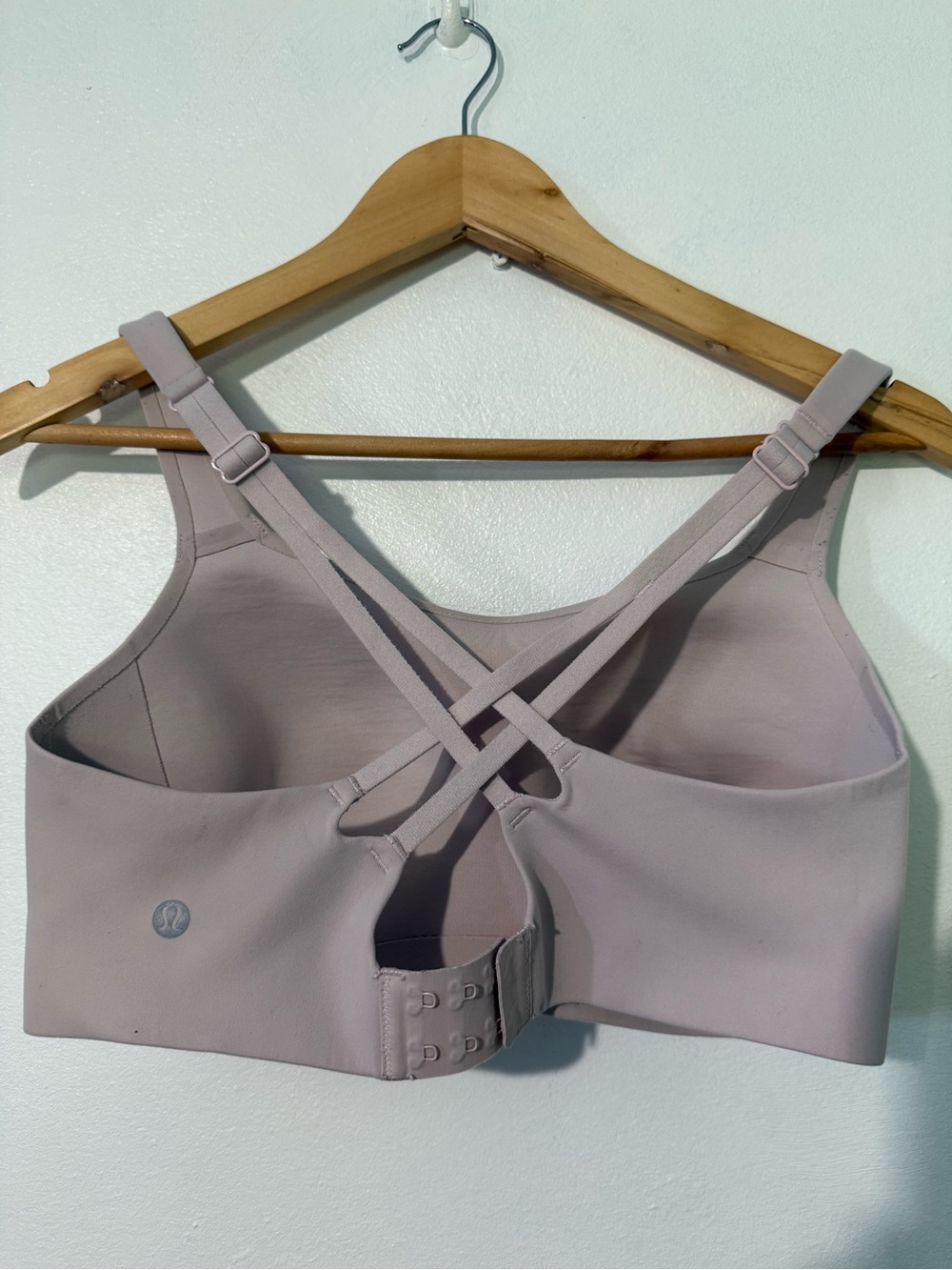 lululemon athletica blush pink Crisscross Back Sports Bra 34DD small flaw